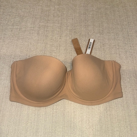 SKIMS Fits Everybody Strapless Bra - Picture 1 of 3